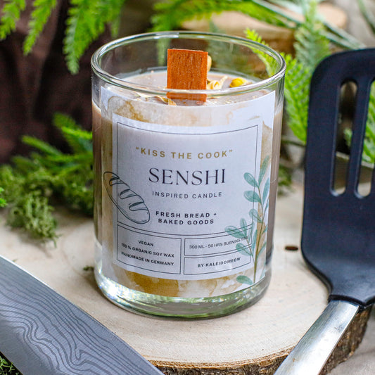 SENSHI inspired soy candle "Kiss the Cook" - Dungeon Meshi Delicious Dungeon inspired scented candle 300 ML