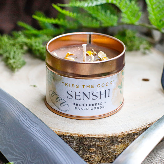 SENSHI inspired soy candle "Kiss the Cook" - Dungeon Meshi Delicious Dungeon inspired scented candle 100 ML